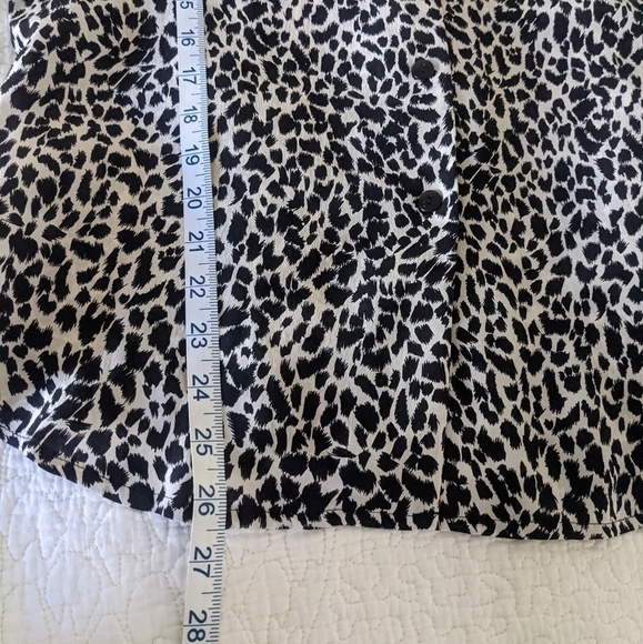 VINTAGE Anna and Frank 100% Silk Blouse Black and White Animal Print L - Picture 4 of 12